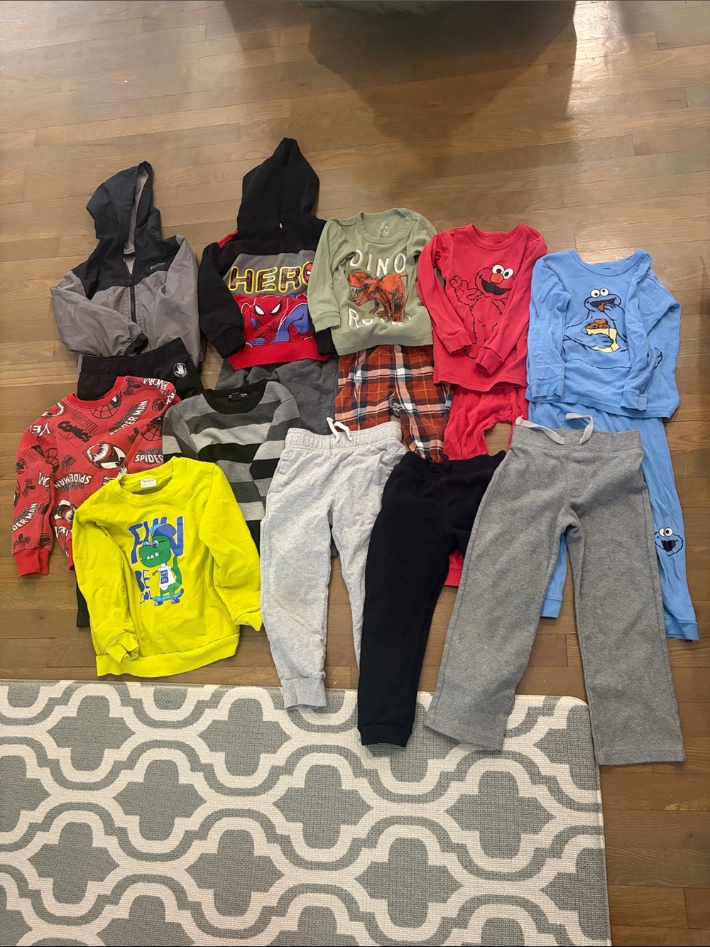 16pc 4T/5T fall/winter mixed boy lot- euc